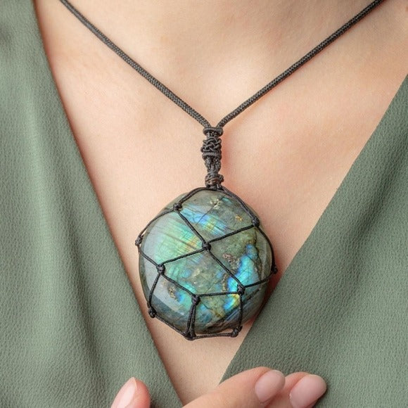 Dragon's Heart Labradorite Necklace | Powerful Amulet The Stone Of Magic Unisex - Mindful Souls - Necklaces