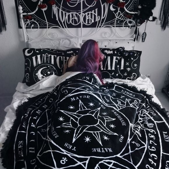 Stellar Round Blanket | Black Lush Soft Fabric Contrast Graphics - Killstar - 