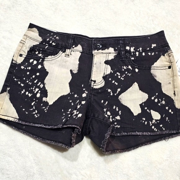 Jean Shorts | Bleach Wash Black White Raw Hem High Rise 5 Pocket - Lovesick - Shorts