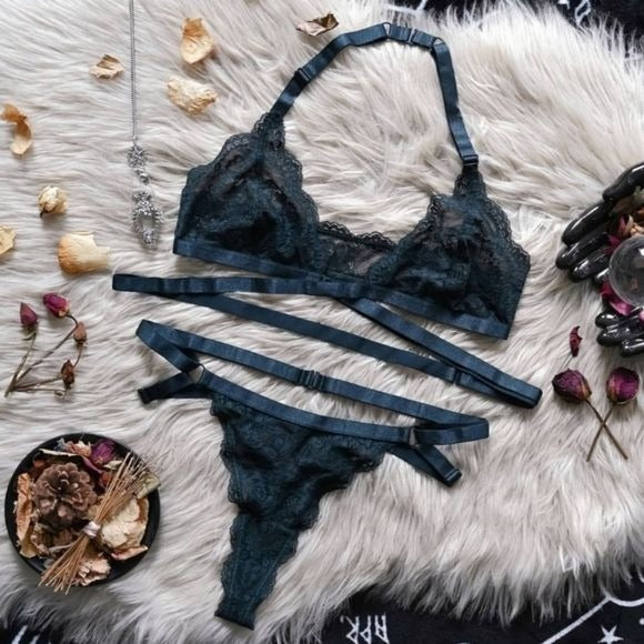 She's Deadly Lace Bralette & Panty Set | Emerald - Killstar - Lingerie