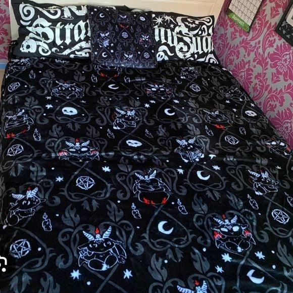 Devil Details Blanket | Super Soft Gothic Graphics - Killstar - Blankets