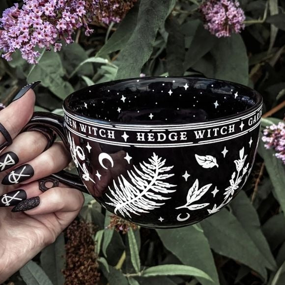 Green Witch Oversized Mug | Black Porcelain Gloss Finish 500ml - Rogue + Wolf - Mugs